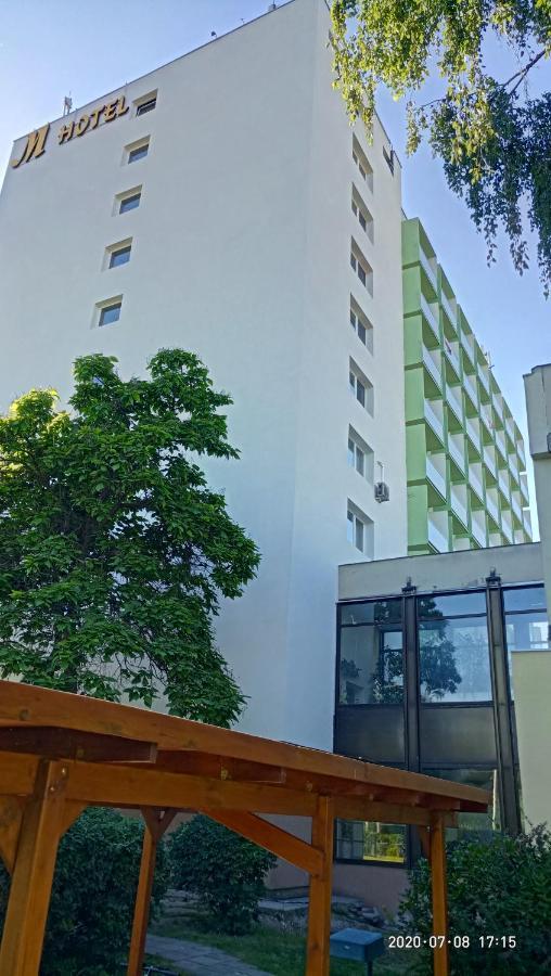 Hotel Magistern Konferencia Es Wellnesshotel Siófok Zewnętrze zdjęcie